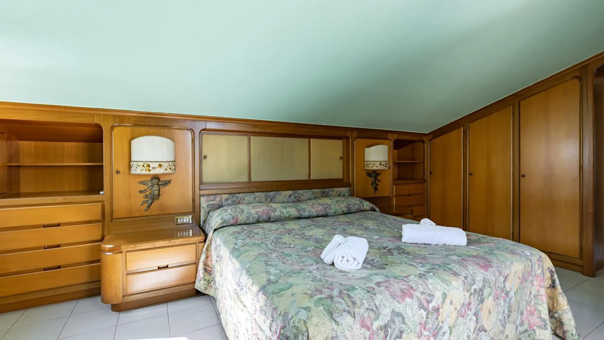 Two-Levels Apartment With Terrace And Parking Viareggio