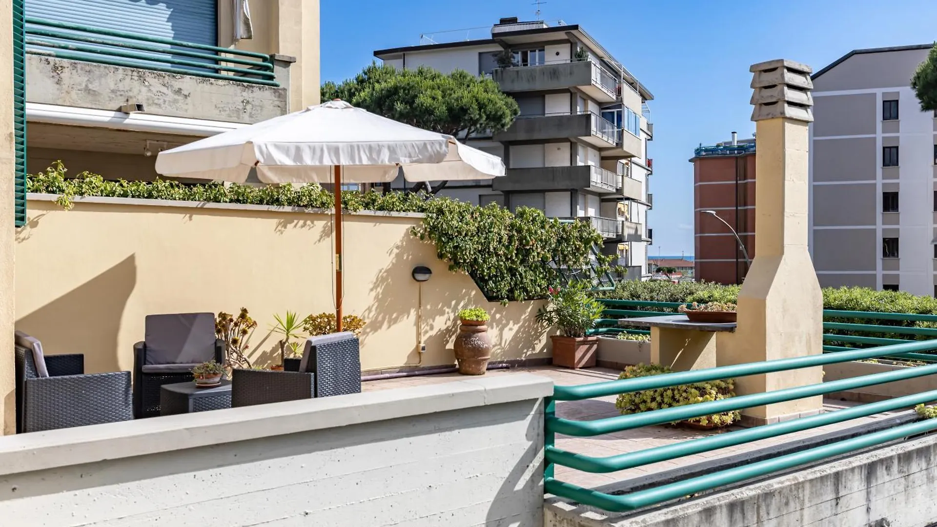 Two-Levels Apartment With Terrace And Parking Viareggio 0*,